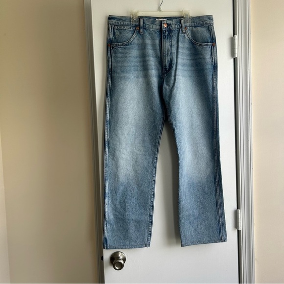 Women’s Wrangler Sunset Jeans 32x28 - Picture 4 of 10